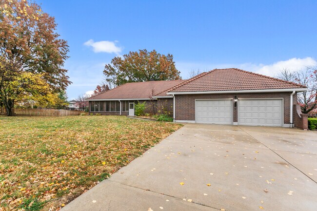 Building Photo - 4612 NW Bramble Trail