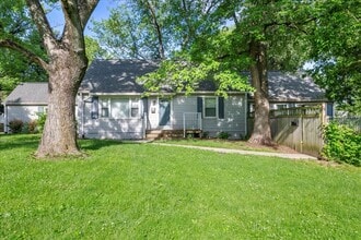 Building Photo - 2113 Pamela Dr