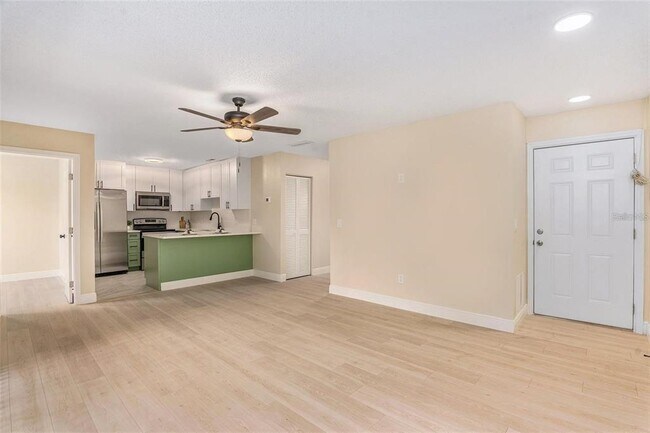Building Photo - 3822 Cortez Dr
