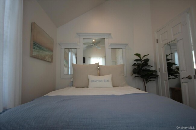 Building Photo - 49 Fanning Ave