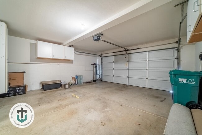 Building Photo - 15804 Caminito Cantaras