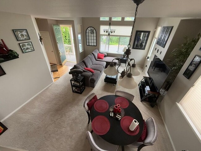 Building Photo - Darling Bellevue Home!