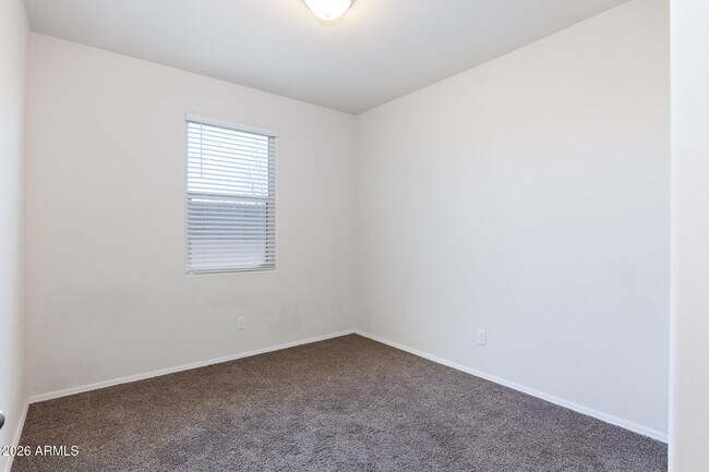Building Photo - 1075 W Avalon Canyon Dr