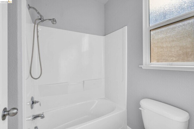 Building Photo - 3582 Mallard Way