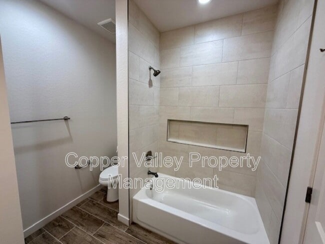 Building Photo - 20284 W Hazelwood St