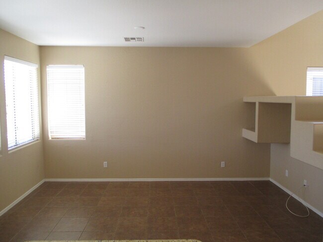 Building Photo - Beautiful Gilbert Home w/2 Master Bedrooms...