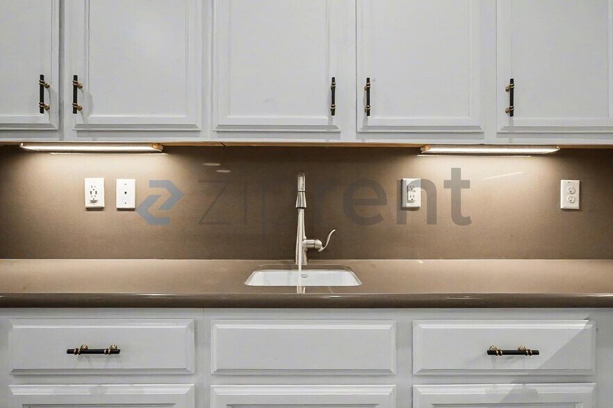 Building Photo - 3540 Arden Villa Ct