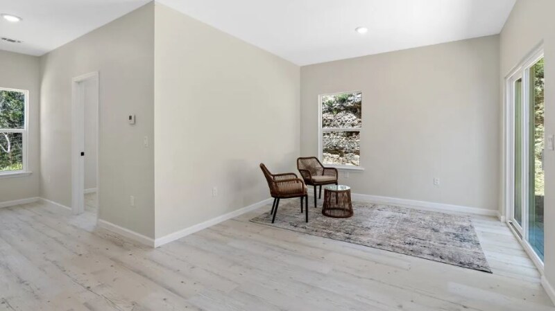 Building Photo - 739 Lakebreeze Dr