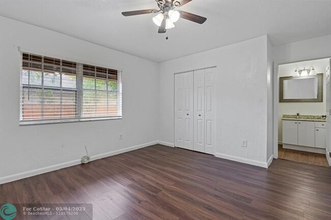 Building Photo - 323 NW 97th St