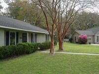 Building Photo - Beautiful ranch style home