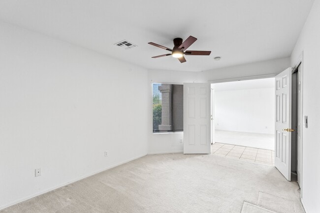 Building Photo - 8838 E La Palma Dr