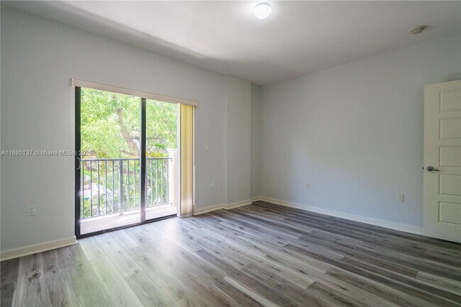 Building Photo - 300 Majorca Ave