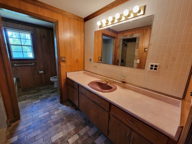 Building Photo - Home in Nashville GA