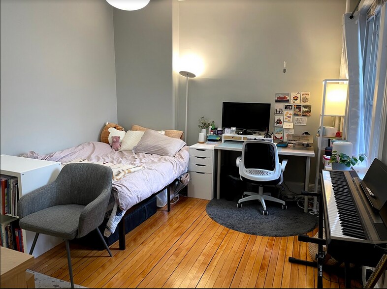 Primary Photo - 30 Babcock St