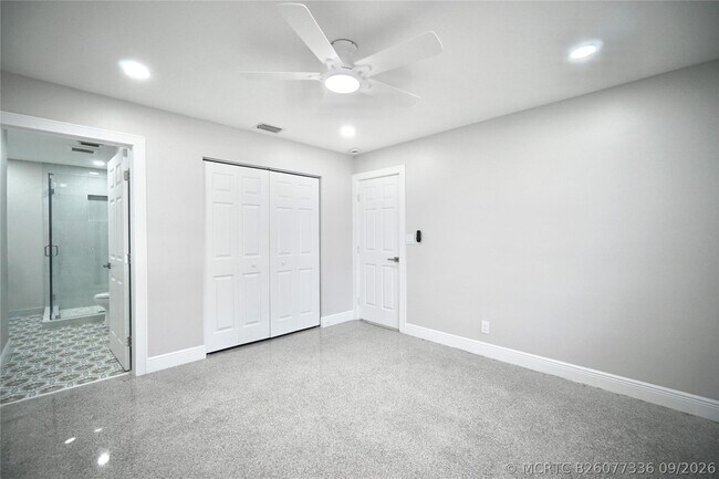 Building Photo - 917 SE 15th Ct