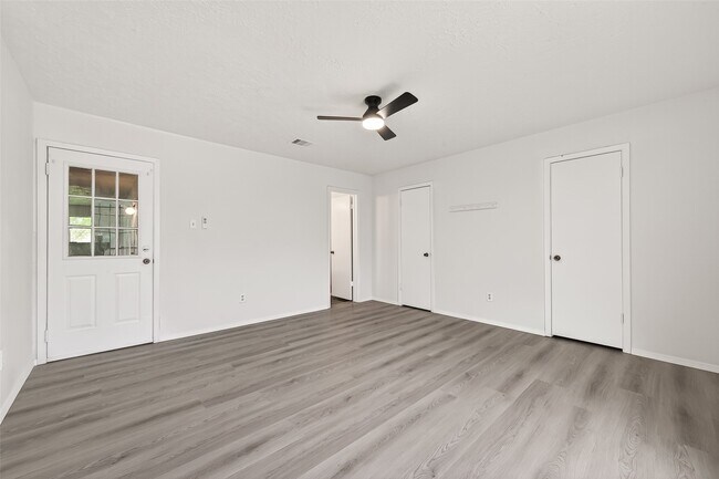 Building Photo - 710 Beechbend Dr