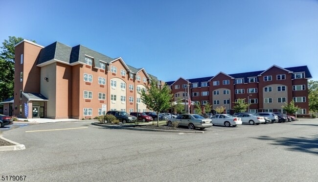 Building Photo - 610 Mill St