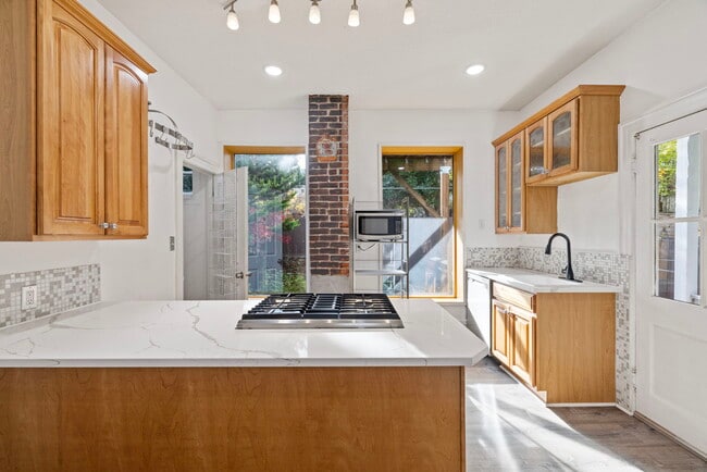 Kitchen - 2338 NW Hoyt St