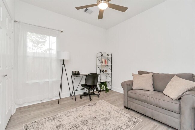 Building Photo - 4506 Aledo St