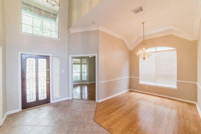 Building Photo - 4914 Mulberry Cir