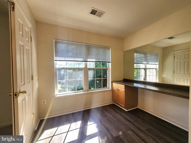 Building Photo - 406 Clairborne St