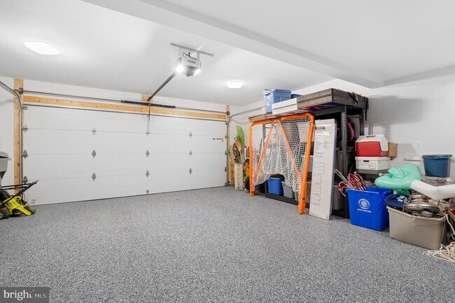 Building Photo - 1615 Spottsworth Way