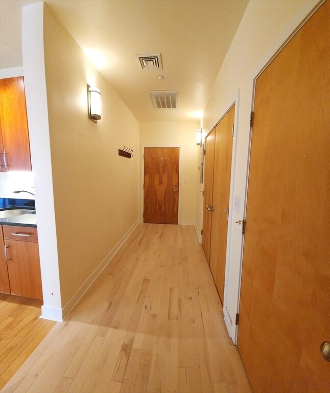 Building Photo - 24 Bay State Rd