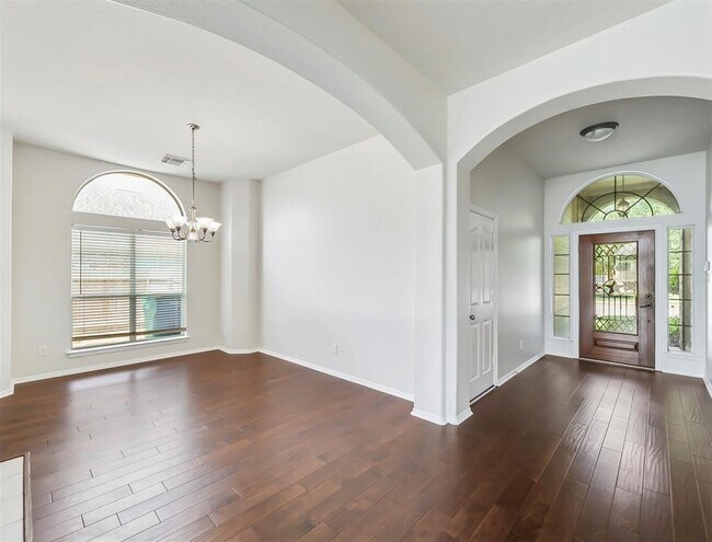 Building Photo - 2501 Shady Falls Ln