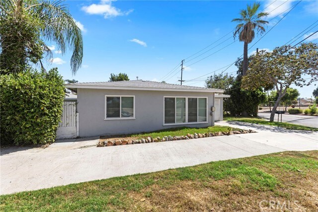 Building Photo - 10325 Flora Vista St