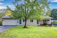 Building Photo - 35 Lakeview Cir