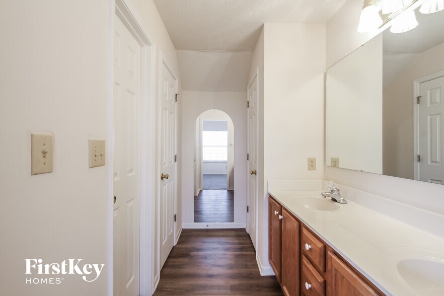 Building Photo - 13460 N Cedar Grove Ct