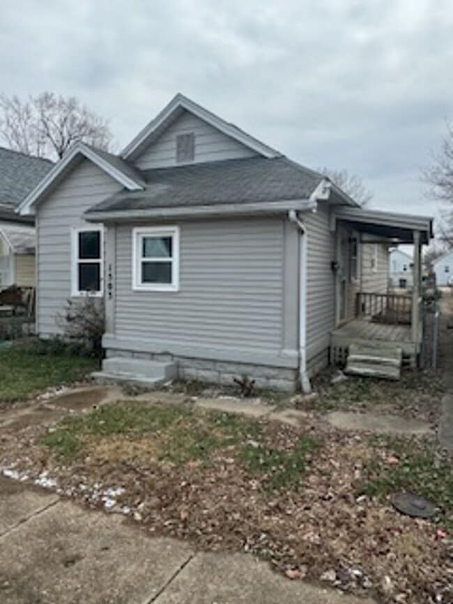 Building Photo - 1503 E Franklin St