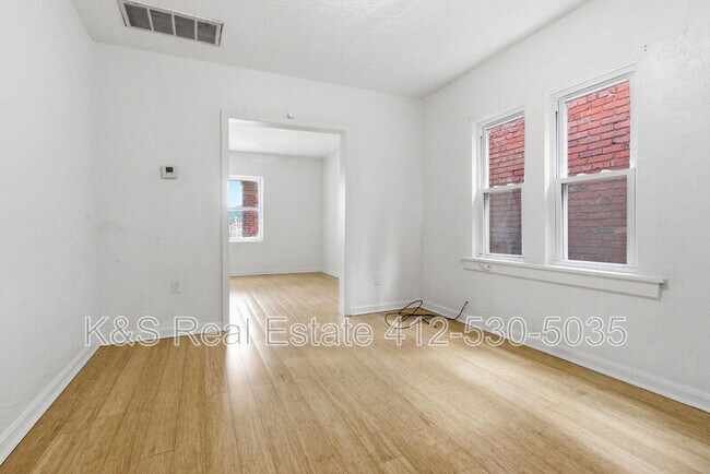 Building Photo - 545 Sixth St