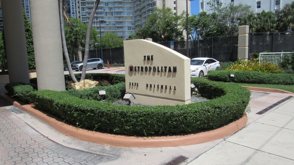Building Photo - 2475 Brickell Ave
