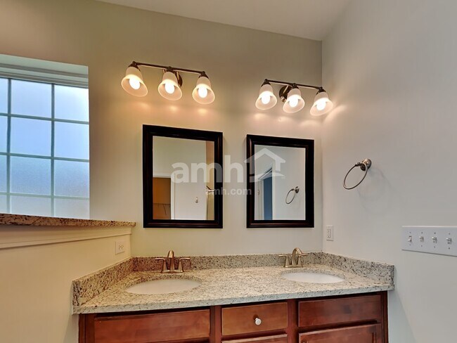 Building Photo - 9684 Spencer Woods Rd