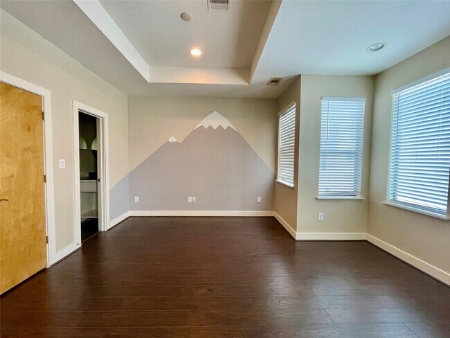 Building Photo - 954 Patterson St