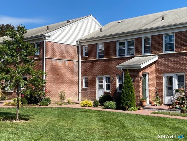 Building Photo - 244 Glenbrook Rd