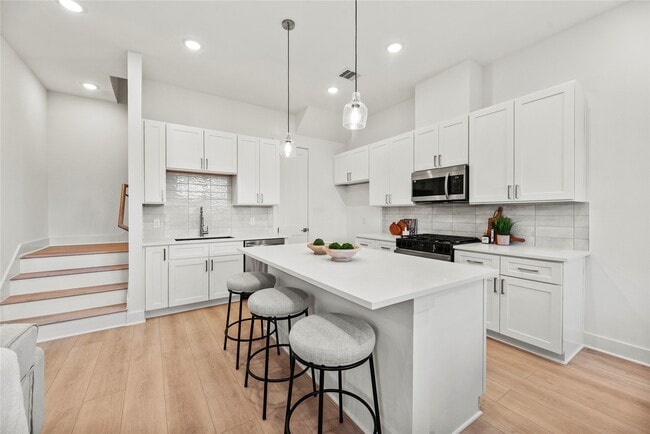 Building Photo - 1308 Neiman Ln