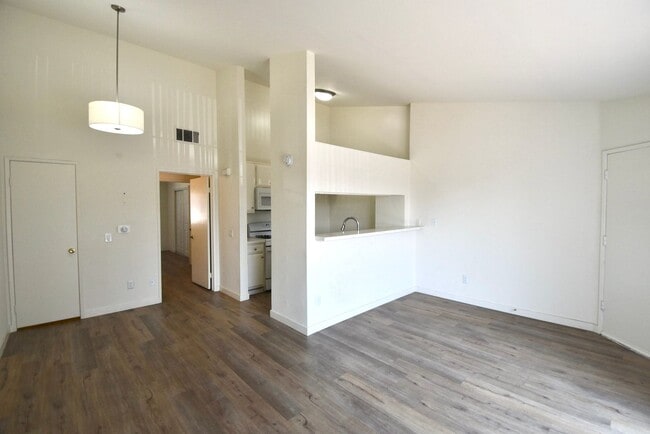 Interior Photo - 15520