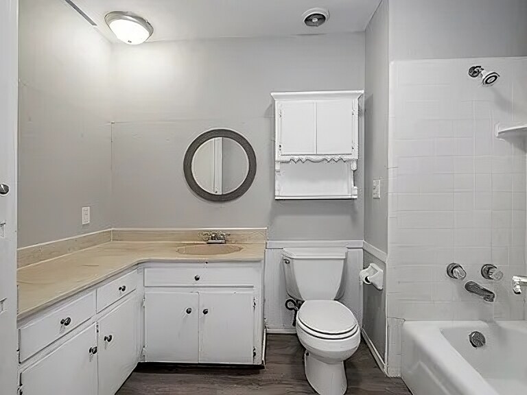 Building Photo - 701 N Dryden Cir