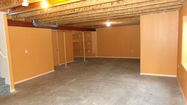Building Photo - 217 Rock Bridge Ln