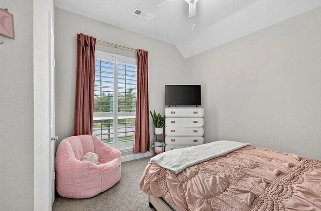 Building Photo - 14044 Falcon Ranch Dr