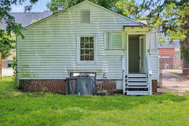 Building Photo - 1547 Joyner Ave SE