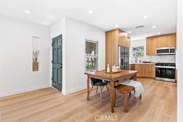 Building Photo - 2105 N Pass Ave