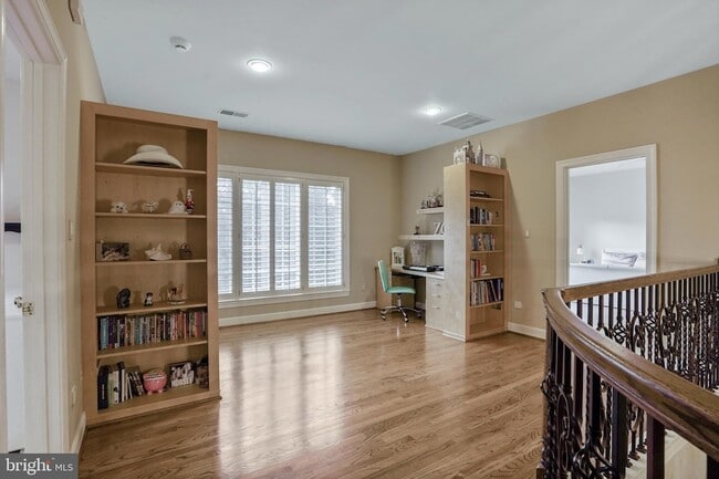 Building Photo - 9864 Walker Glen Ct