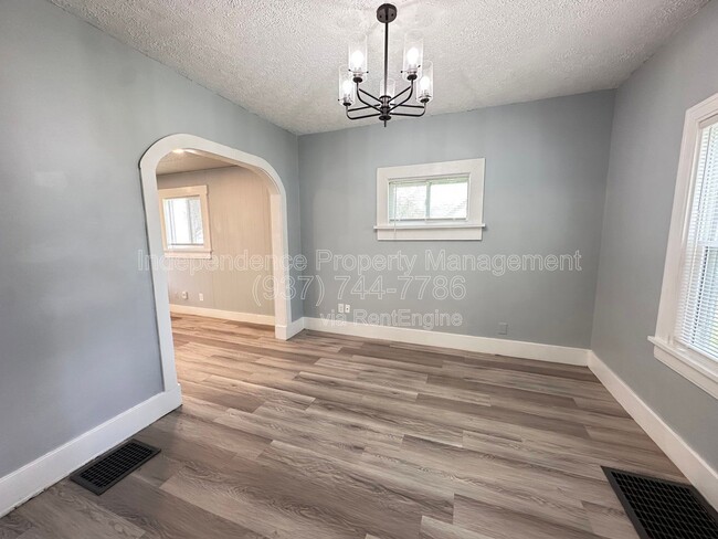 Building Photo - 1020 Walnut Hill Pl