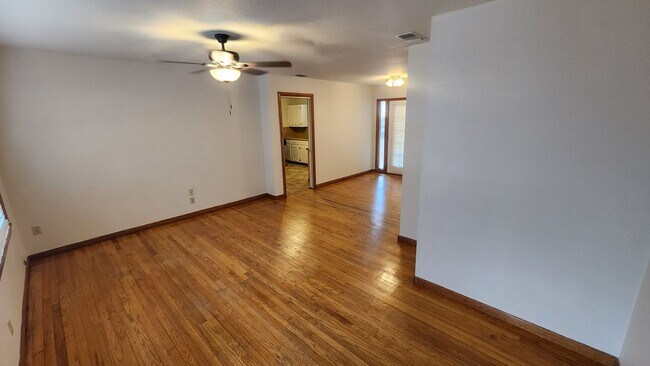 Building Photo - Charming 3-Bedroom Home in Highly Sought-A...