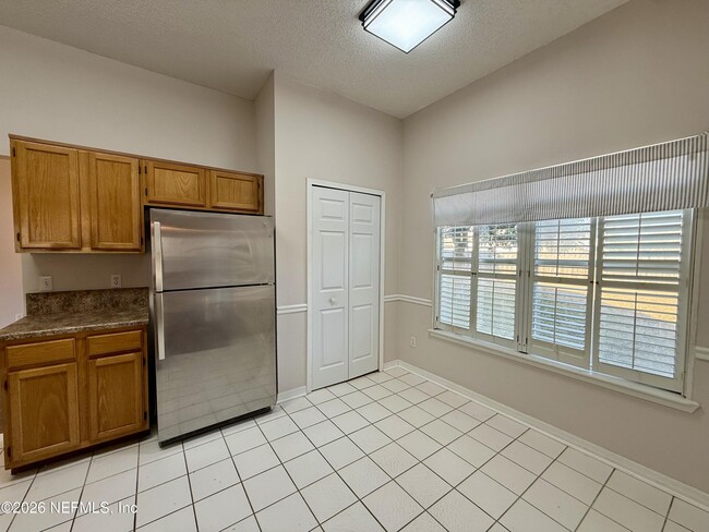 Building Photo - 3785 Union Pacific Dr E