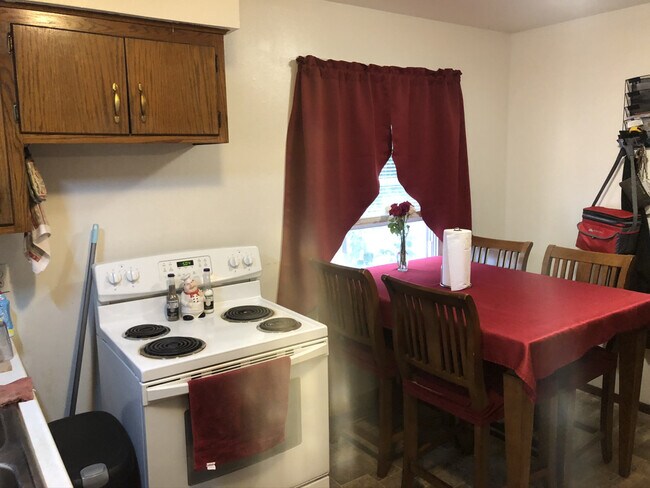 Building Photo - Bay View Duplex