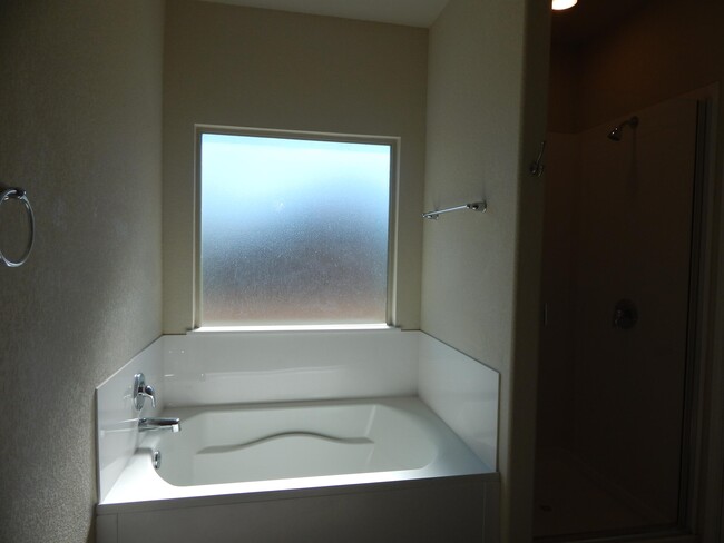 Building Photo - 1310 Stonewall Ridge